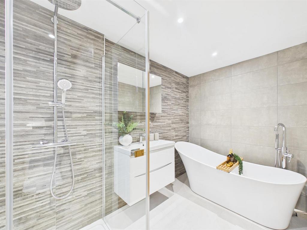 Bath 2.jpg