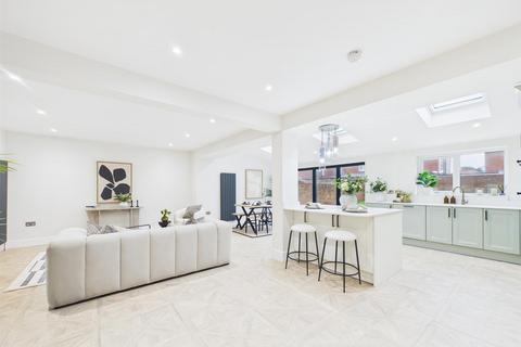 4 bedroom semi-detached house for sale, Beach Road, Tynemouth