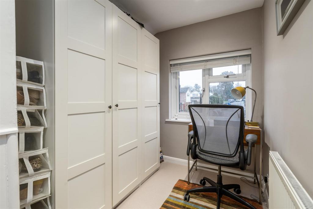 35 Clifton Crescent 10.jpg