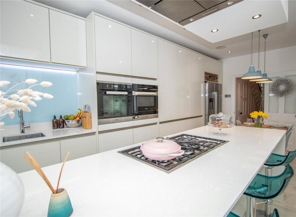 Kitchen/Breakfast Rm