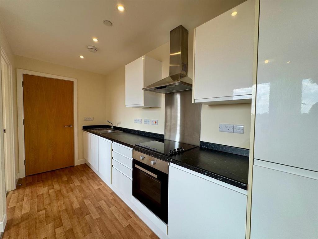Kitchen pic 2.jpeg
