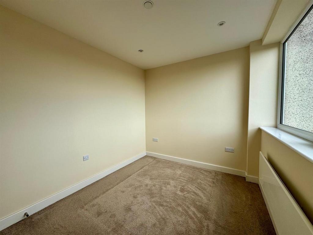 Main bedroom pic 2 .jpeg