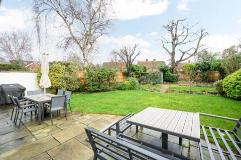 4 bedroom detached house for sale, Beech Close, Hersham, Walton-on-Thames, KT12