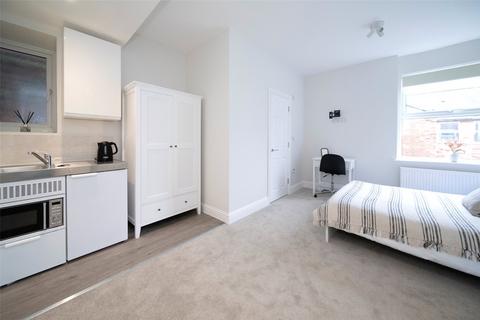 1 bedroom house of multiple occupation to rent, Grosvenor Road, Aldershot GU11
