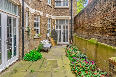 1 bedroom flat for sale, Cavendish Mansions, Clerkenwell Road, Camden, London,, EC1R