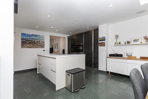 3 bedroom semi-detached house for sale, Lower Edge Road, Lower Edge, Elland