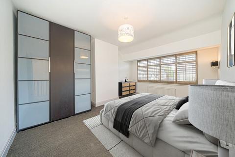 undefined, Esher Road, East Molesey KT8