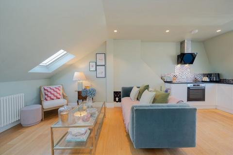1 bedroom flat for sale, Rostrevor Road, London SW6