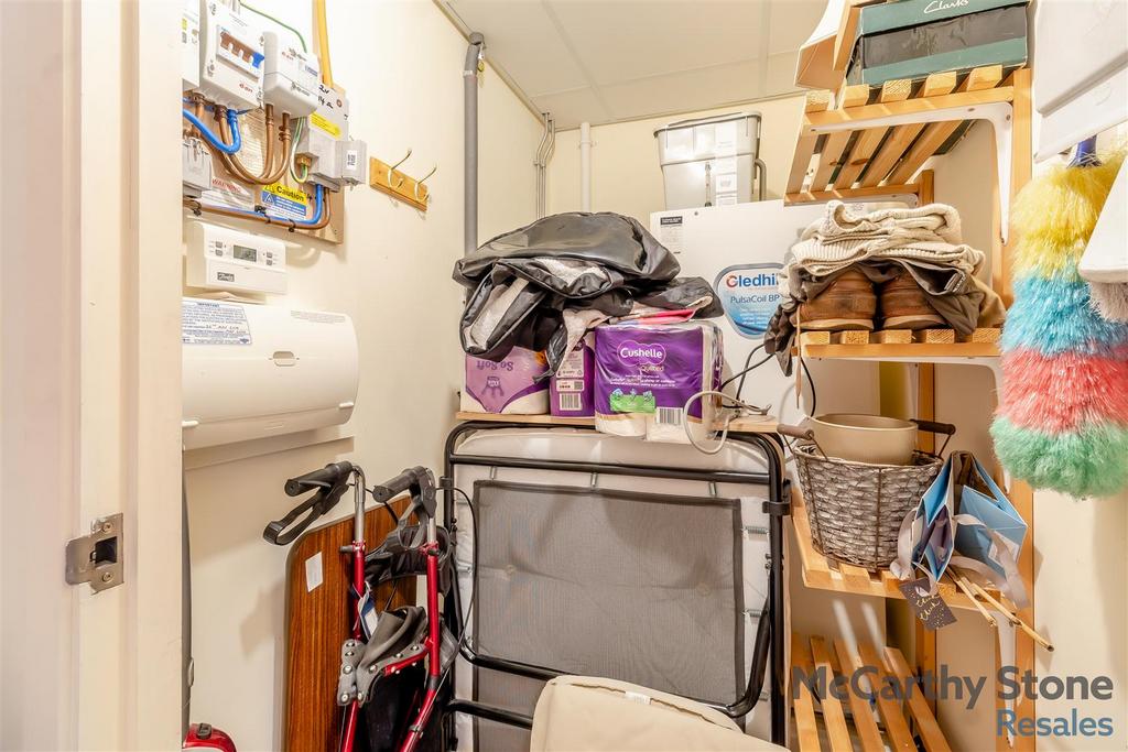 8677107-interior13.jpg