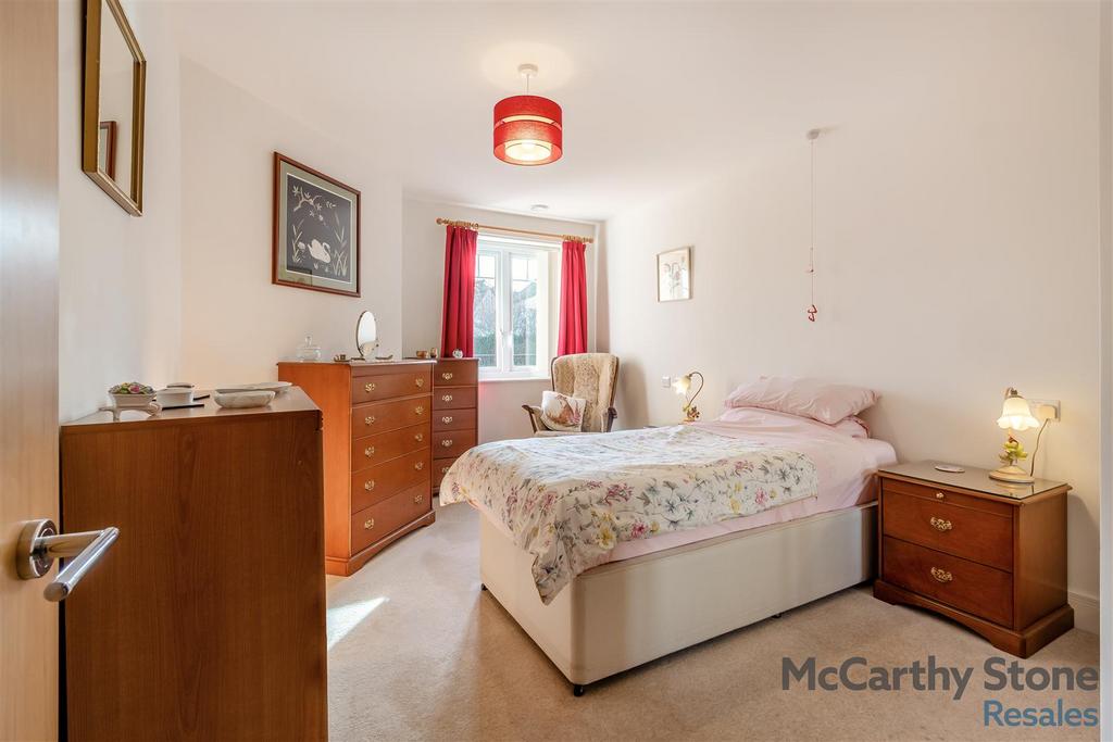 8677107-interior16.jpg