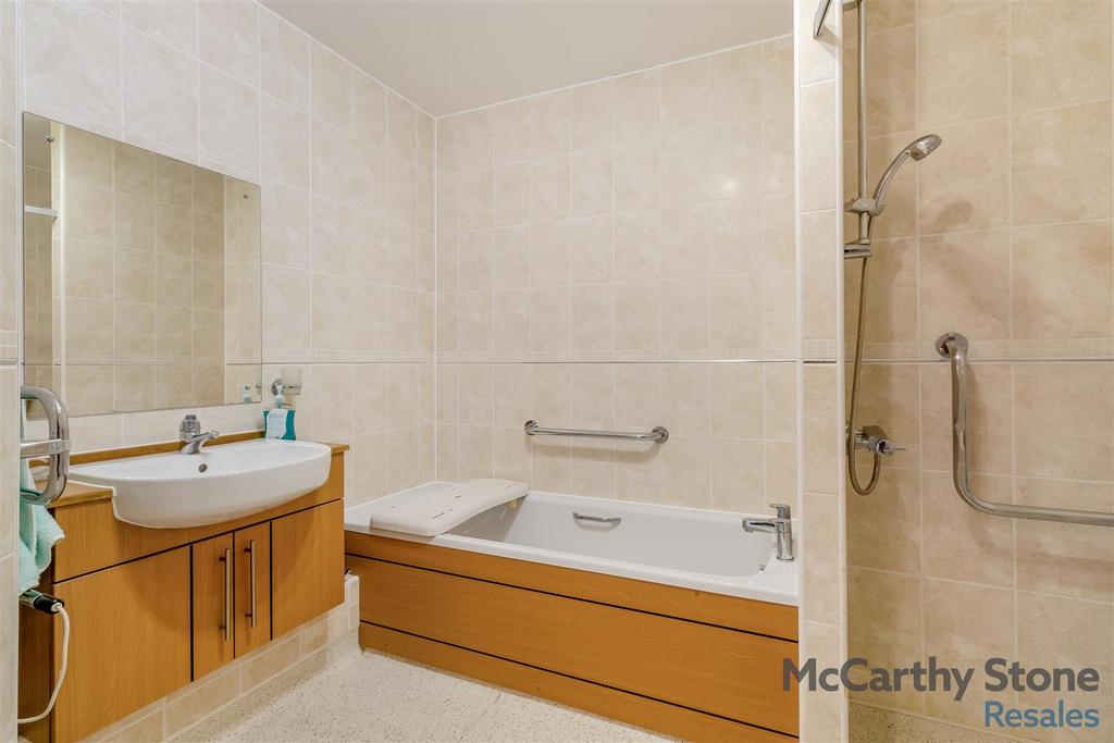 8677107-interior15.jpg