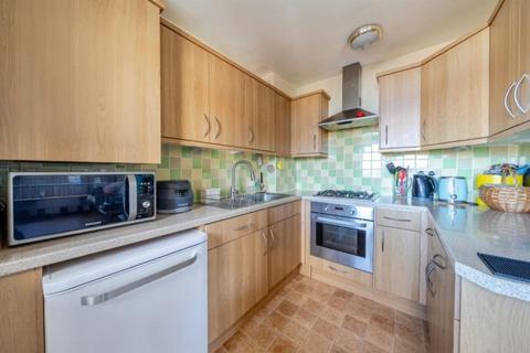 1 bedroom flat for sale, The Mount, Guildford