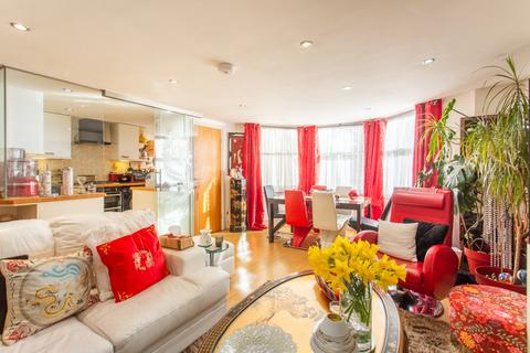 2 bedroom flat for sale, Godwyne Road, Dover, CT16