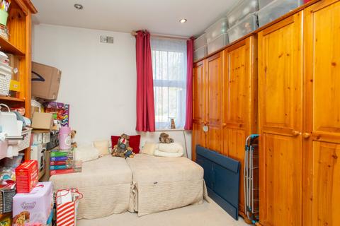 2 bedroom flat for sale, Godwyne Road, Dover, CT16