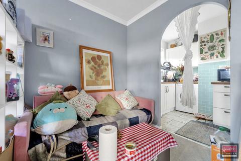 undefined, Seymour Way, Sunbury-on-Thames, Surrey, TW16 7NJ
