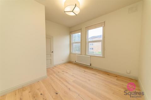 2 bedroom flat for sale, Sunningfields Road, Hendon