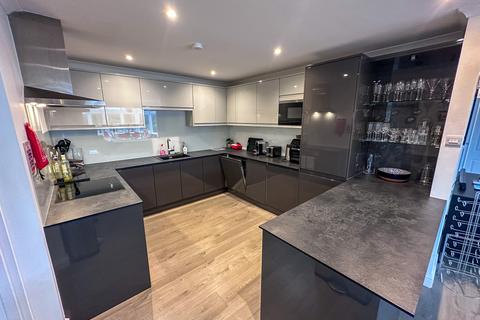 undefined, Thames Meadow, Shepperton TW17