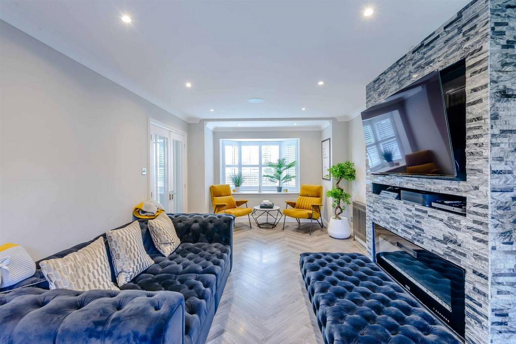 8489530-Interior03-800.jpg