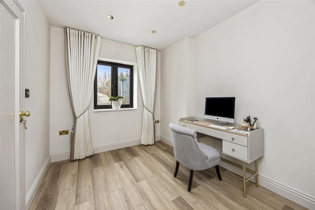 Sea lane, 89, The Pearl-017.JPG