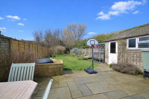 3 bedroom end of terrace house for sale, LARGE REAR GARDEN * SHANKLIN