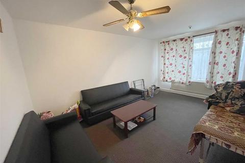 1 bedroom apartment to rent, Lady Margaret Road, Southall