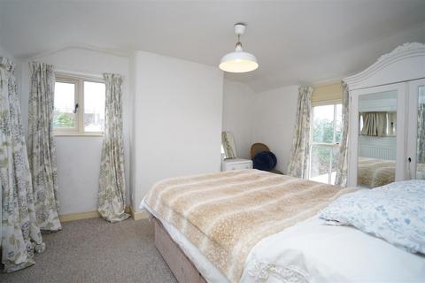 2 bedroom detached house for sale, North Street, Northam