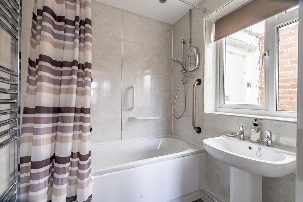 En suite bathroom