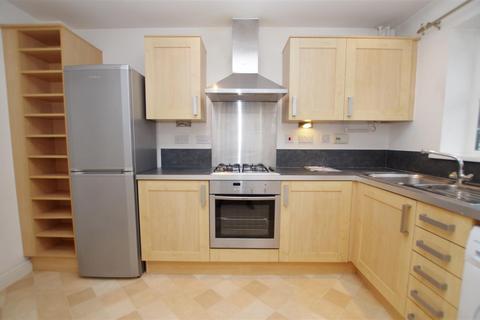 3 bedroom townhouse to rent, Argyle Street, Swindon SN2