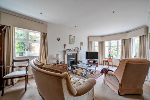 undefined, Queens Road, Weybridge, KT13