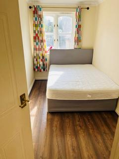2 bedroom flat for sale, Wellington House, Exeter Close, Watford, WD24