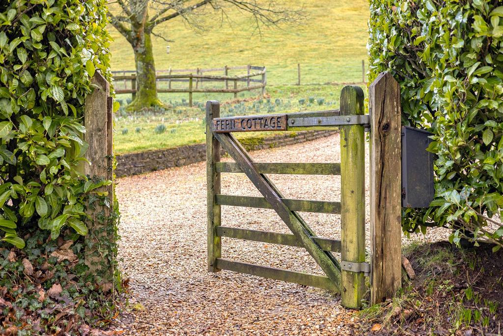 Gate