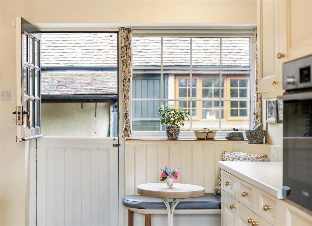 Kitchen / Breakfast Room