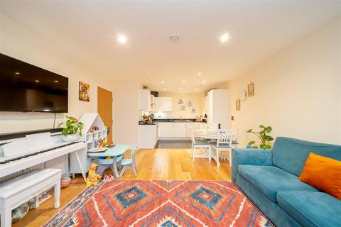 2 bedroom flat for sale, Trident Point, 19, Pinner Road, Harrow, HA1 4FR