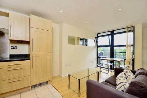 1 bedroom flat for sale, Scott Avenue, London