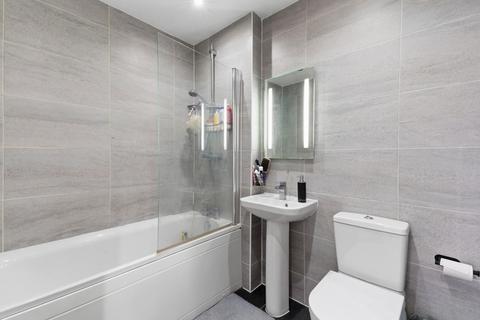 2 bedroom house for sale, Holts Crest Way, Leeds, West Yorkshire