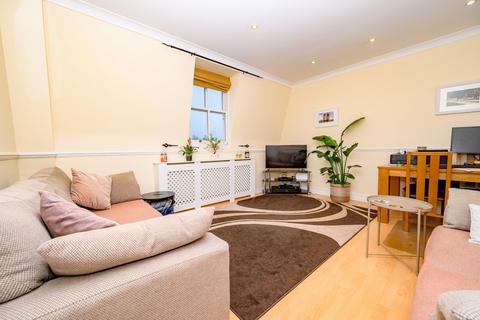 2 bedroom flat for sale, Mallard Road, Abbots Langley WD5