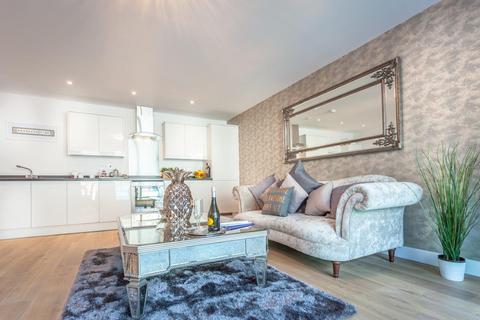 2 bedroom apartment to rent, High Street, Redhill