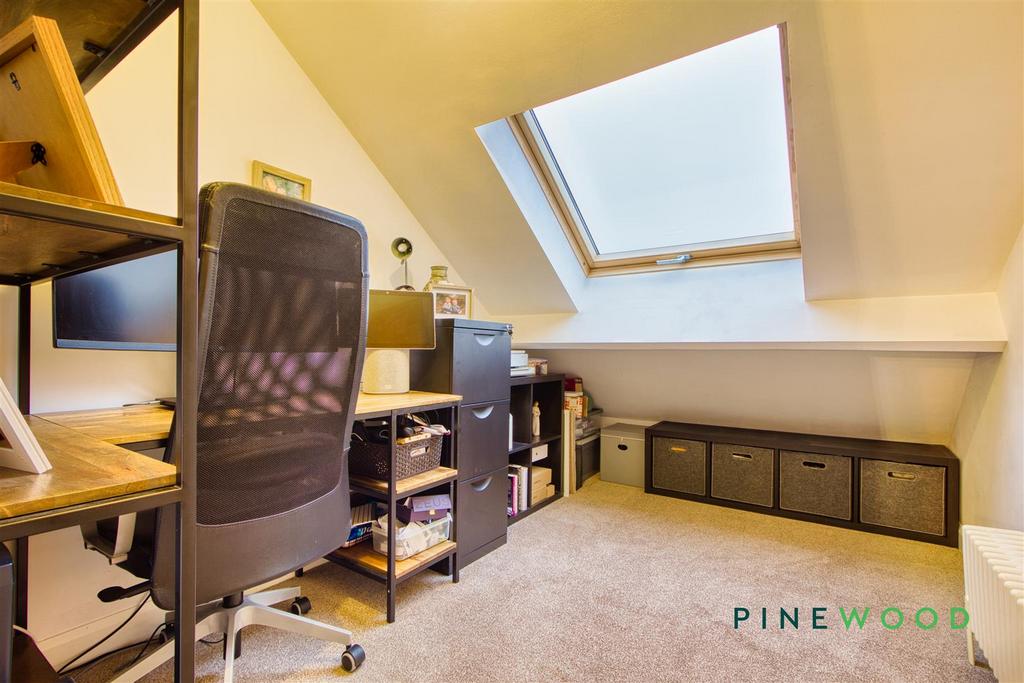 Bedroom 4/Office