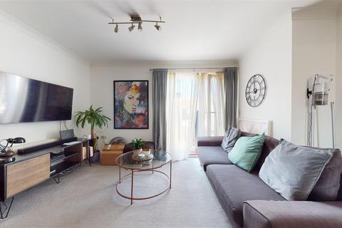 2 bedroom flat for sale, Spencer Court, Gravesend, Kent