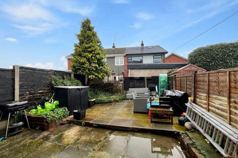 3 bedroom townhouse for sale, Chestnut Avenue, Bury BL8