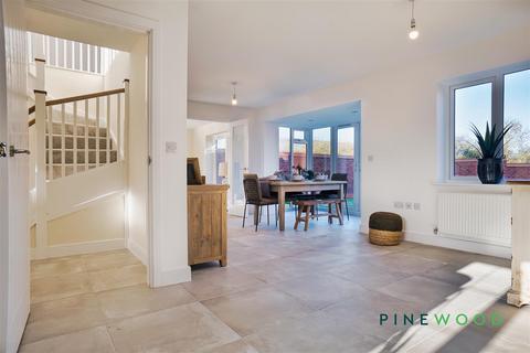 4 bedroom detached house for sale, Whinfell Road, Chesterfield S41