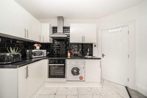 2 bedroom flat for sale, Marshalsea Road, London SE1