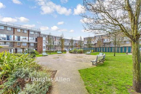 undefined, Victor Walk, Hornchurch RM12