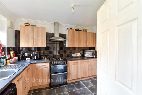 undefined, Victor Walk, Hornchurch RM12