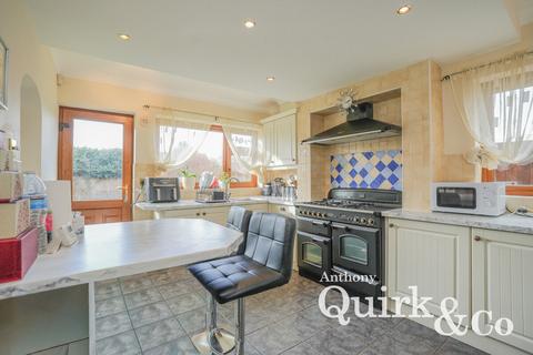 5 bedroom detached house for sale, Van Diemens Pass, Canvey Island, SS8