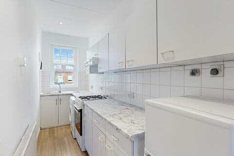 1 bedroom flat to rent, Greencroft Gardens, London NW6