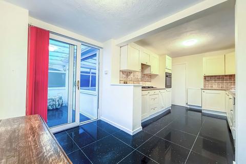 4 bedroom semi-detached house for sale, Seacroft Crescent, Southport PR9
