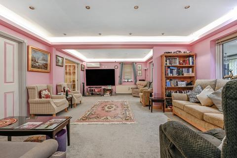 5 bedroom detached house for sale, Watsons Close, Ashford, Kent, TN25