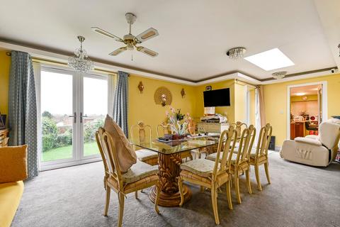 undefined, Watsons Close, Ashford, Kent, TN25