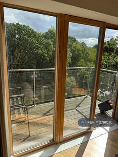 2 bedroom flat to rent, Copley Close, London, W7